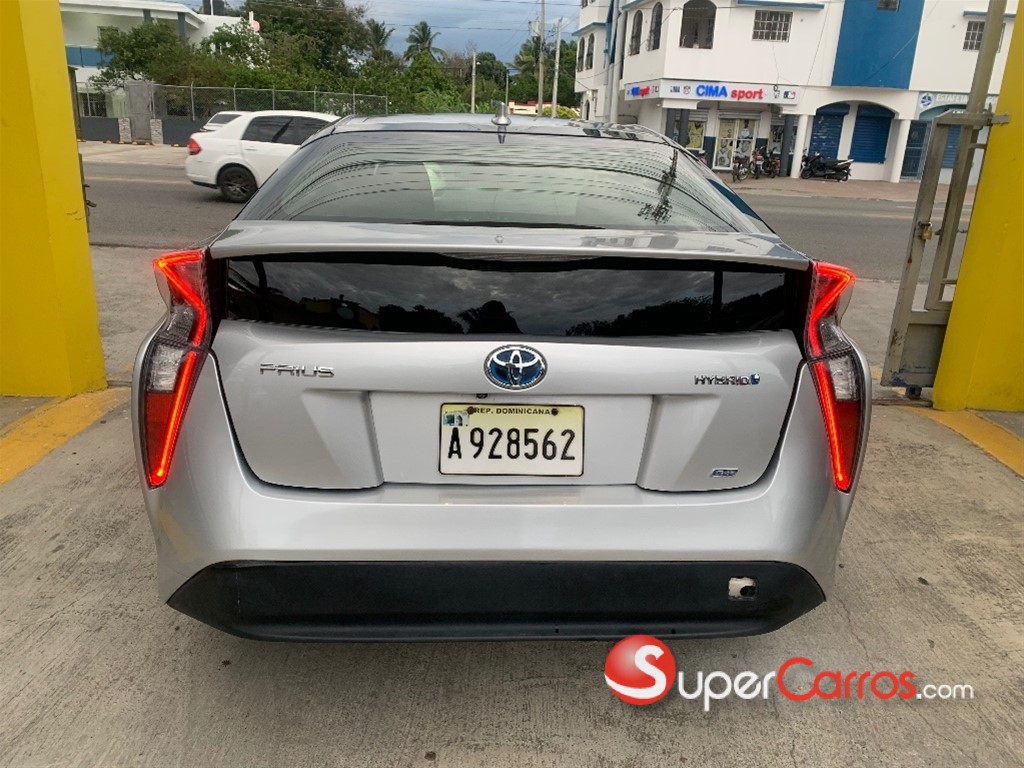 2016 Toyota Prius Hybrid — foto 6 / 9