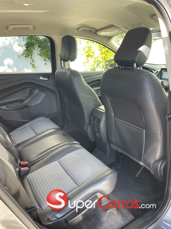 2019 Ford Escape SEL Ecoboost — foto 9 / 10