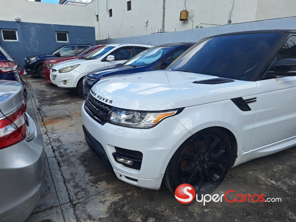 2015 Land Rover Range Rover SE — foto 4 / 6