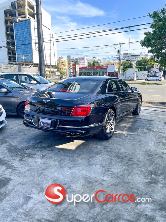2022 Bentley Continental Flying Spur — foto 6 / 12