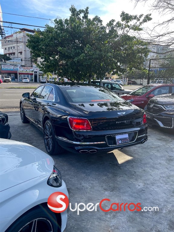 2022 Bentley Continental Flying Spur — foto 7 / 12