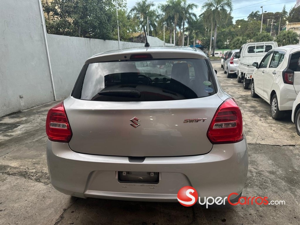 2018 Suzuki Swift — foto 8 / 8
