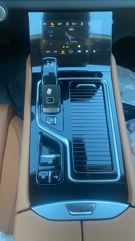2025 Bestune T-99 — foto 11 / 12