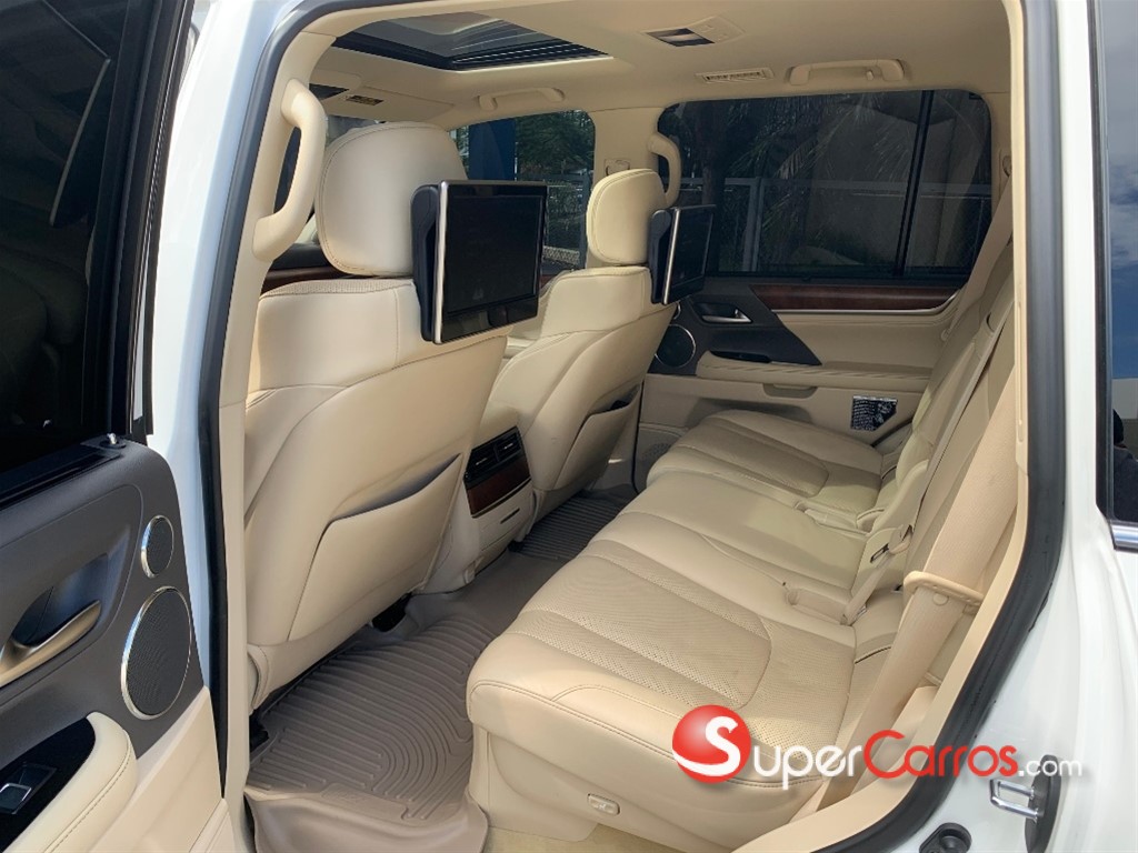 2017 Lexus LX 570 — foto 6 / 12