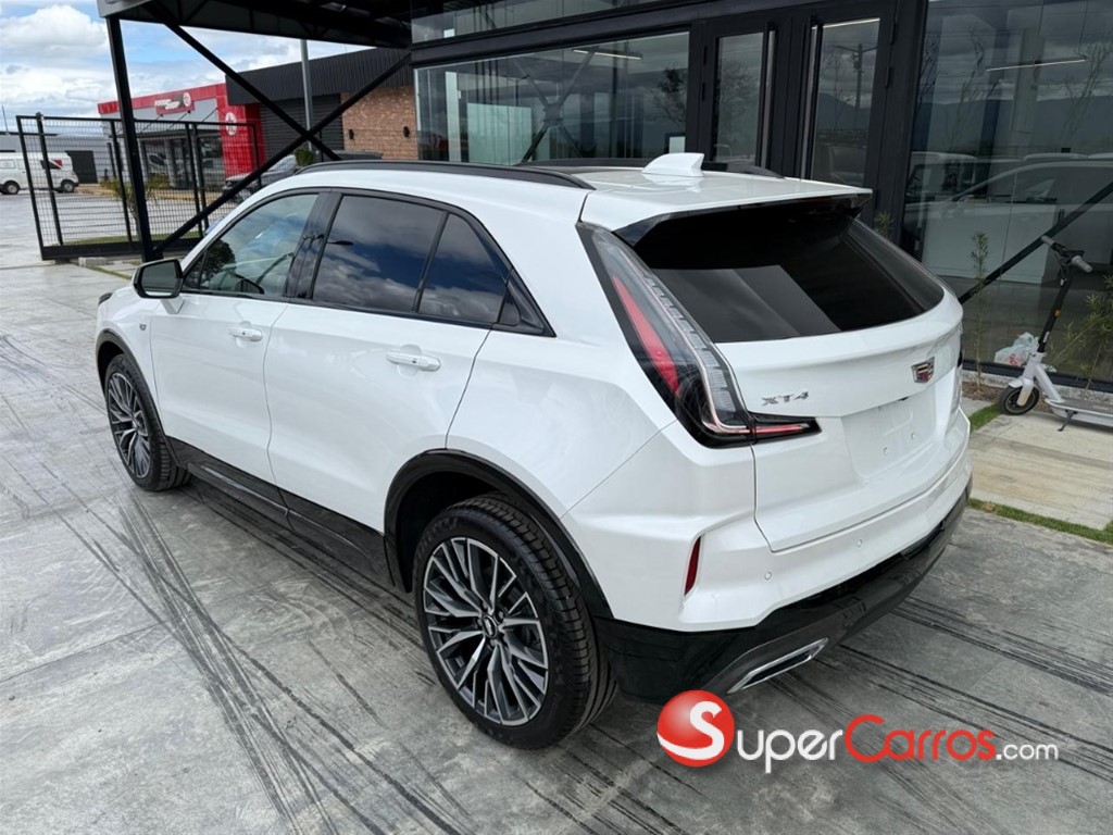 2025 Cadillac XT4 350 T — foto 2 / 10