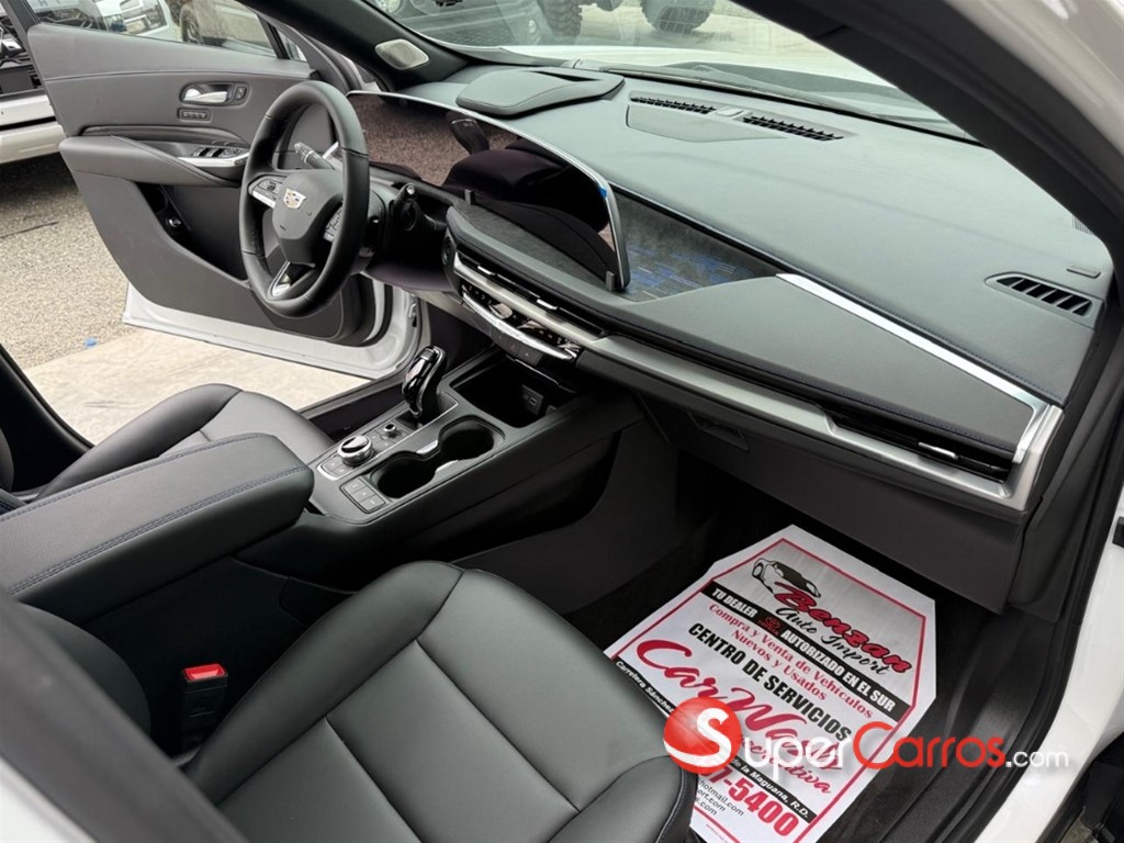 2025 Cadillac XT4 350 T — foto 4 / 10