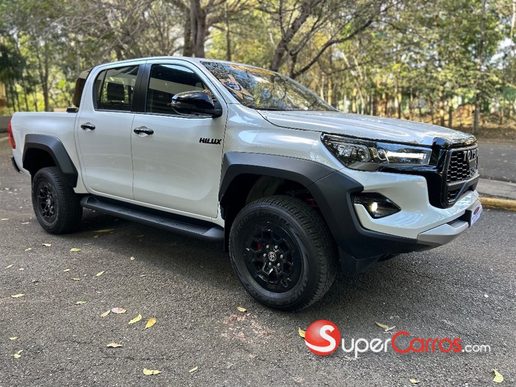2025 Toyota Hilux GR Sport — foto 2 / 10