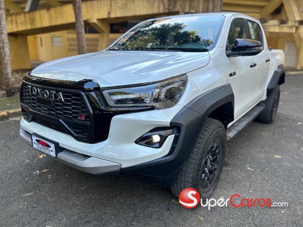 2025 Toyota Hilux GR Sport — foto 3 / 10