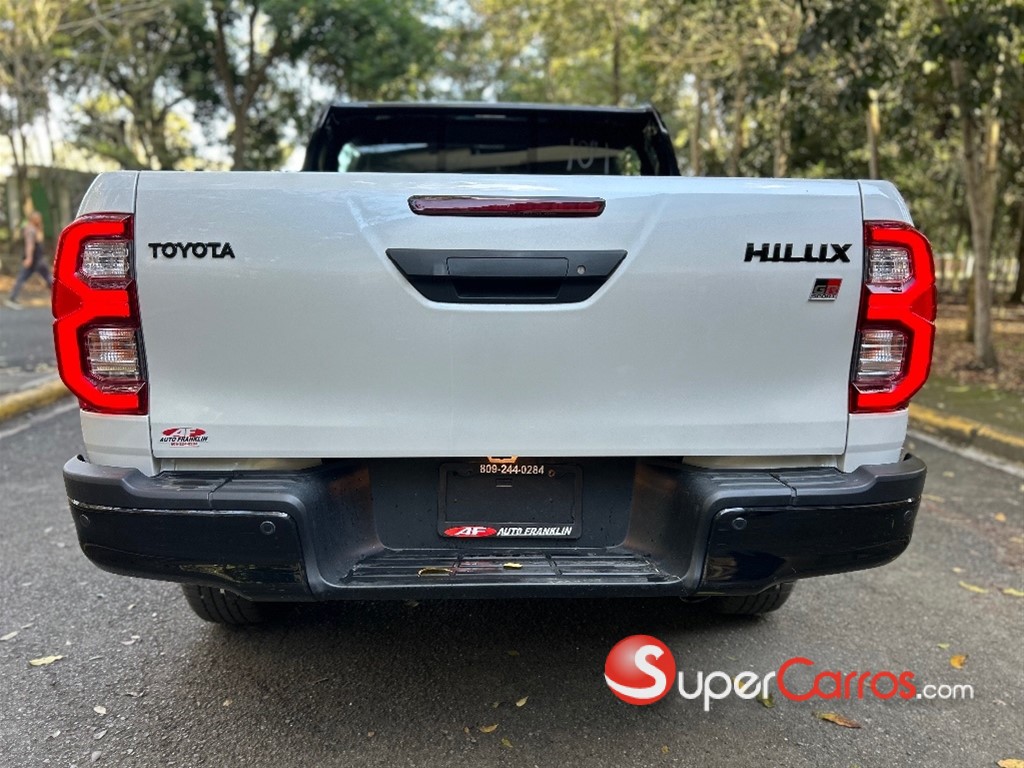 2025 Toyota Hilux GR Sport — foto 5 / 10