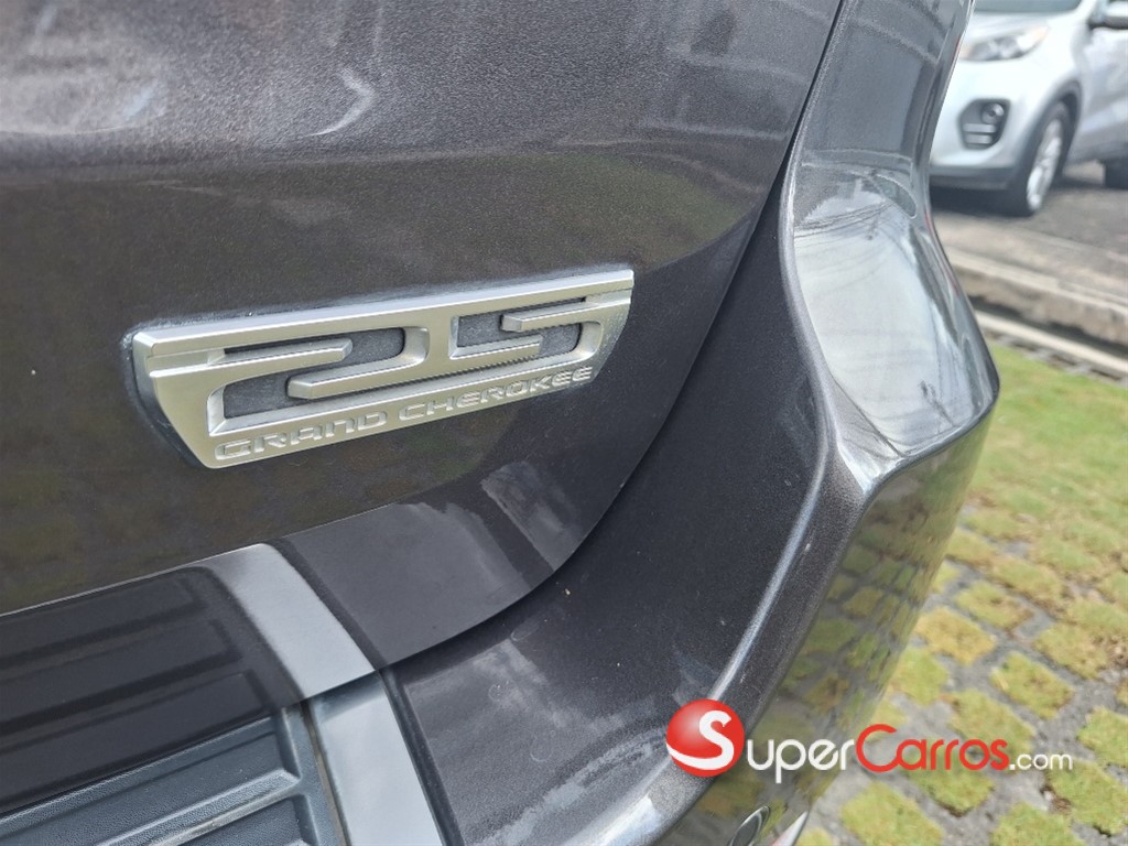 2018 Jeep Grand Cherokee Limited — foto 7 / 12