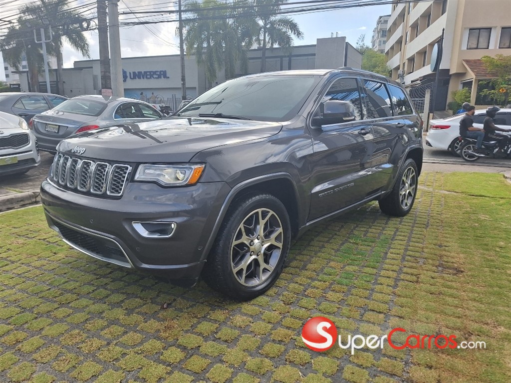 2018 Jeep Grand Cherokee Limited — foto 9 / 12