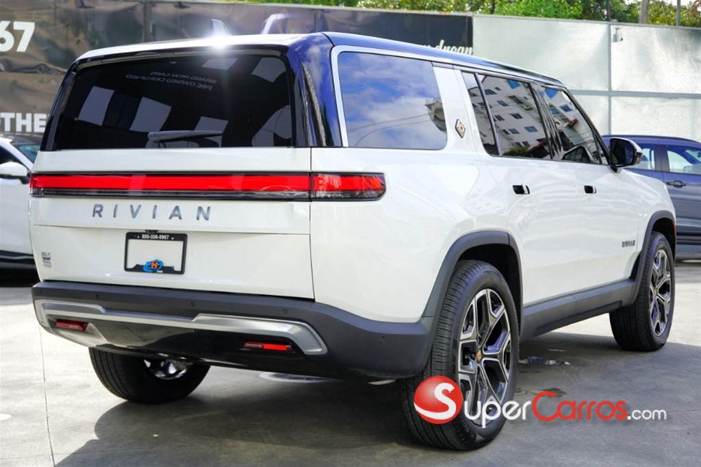 2025 Rivian R1S — foto 4 / 12