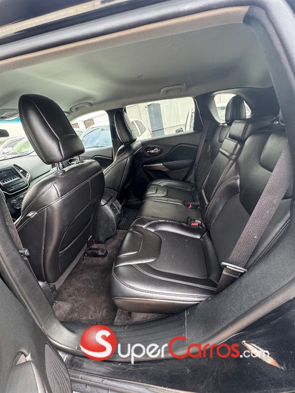 2019 Jeep Cherokee Latitude — foto 5 / 9
