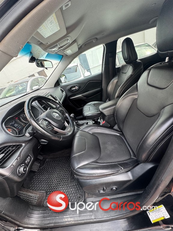 2019 Jeep Cherokee Latitude — foto 6 / 9