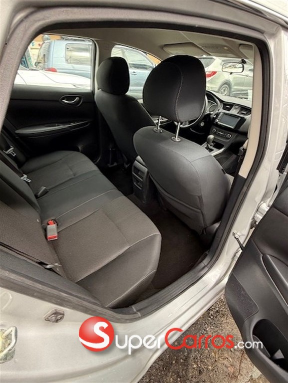 2019 Nissan Sentra — foto 8 / 11