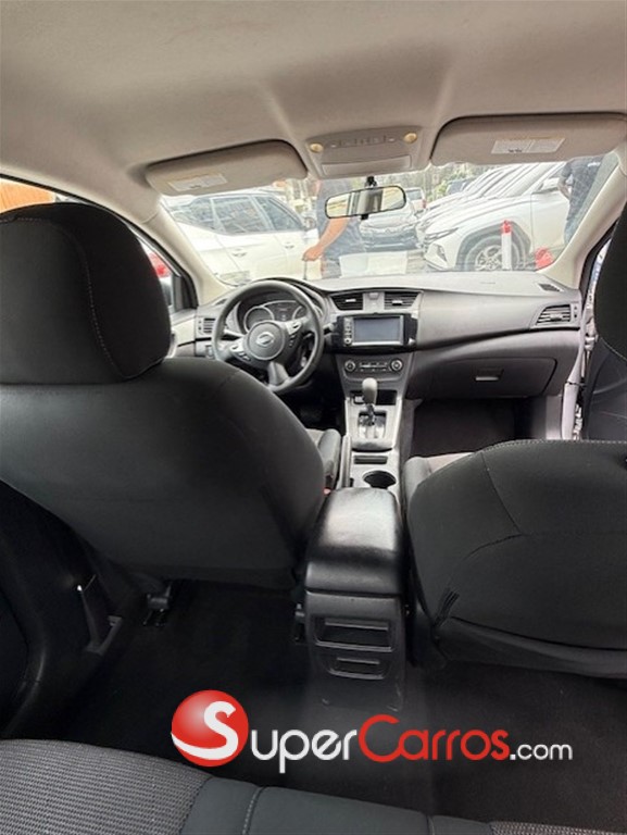 2019 Nissan Sentra — foto 9 / 11