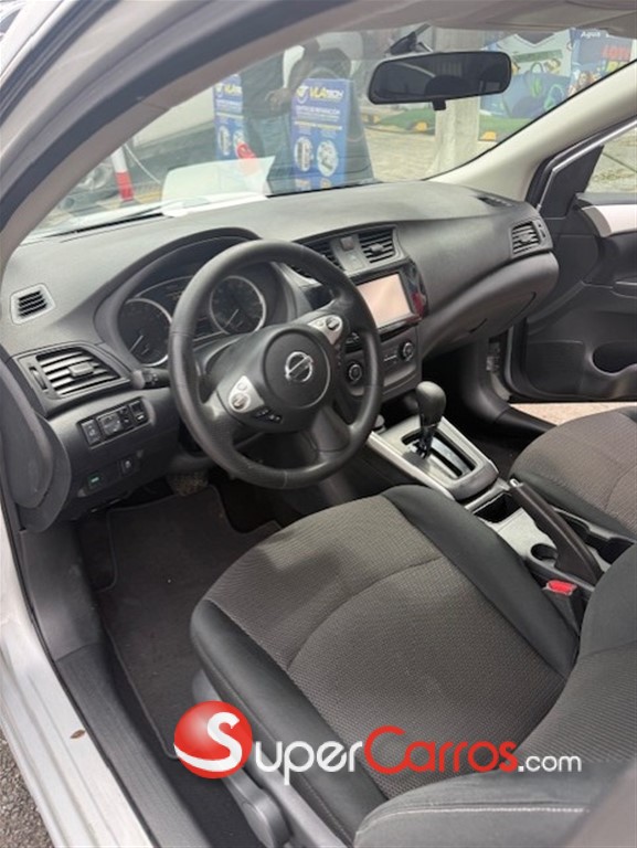 2019 Nissan Sentra — foto 10 / 11