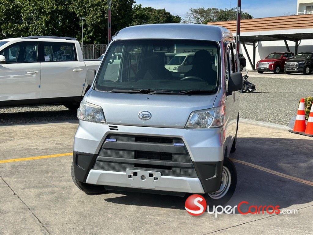 2019 Daihatsu Hijet — foto 2 / 10