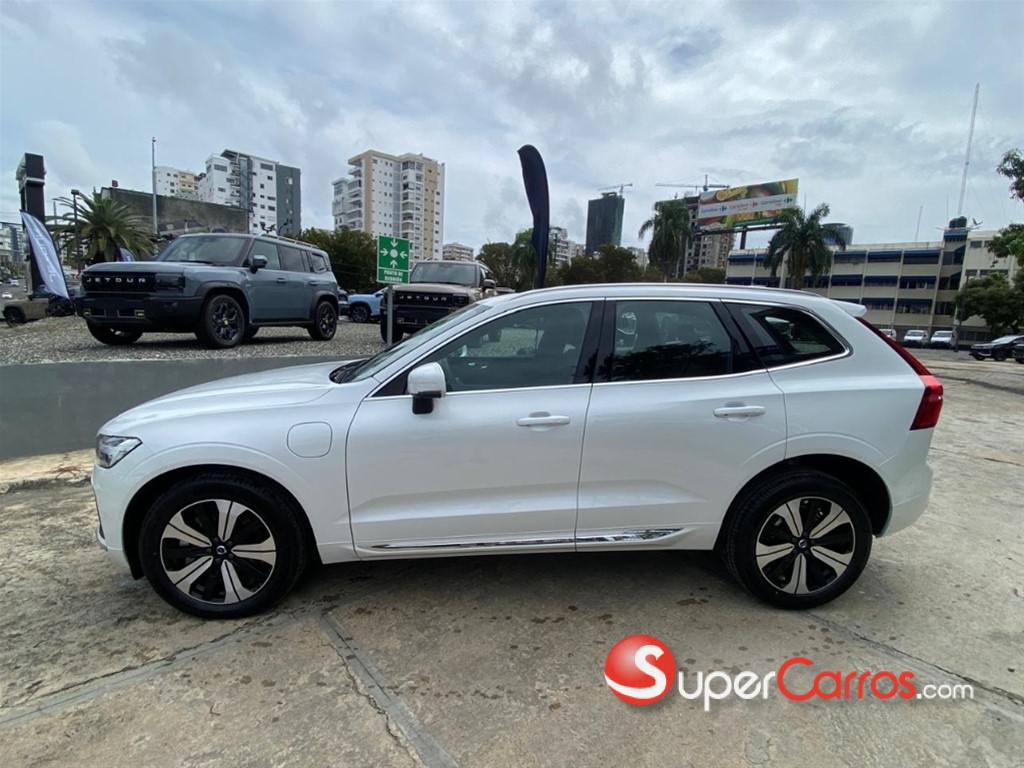 2026 Volvo XC60 Plus Recharge — foto 3 / 9