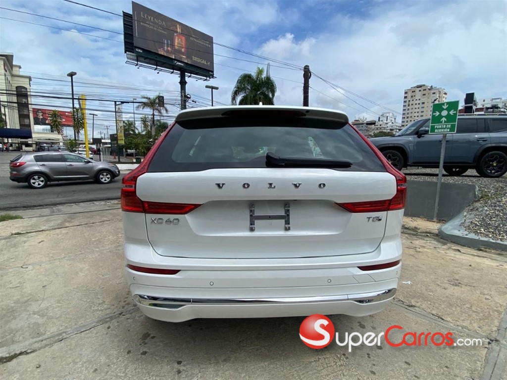 2026 Volvo XC60 Plus Recharge — foto 5 / 9