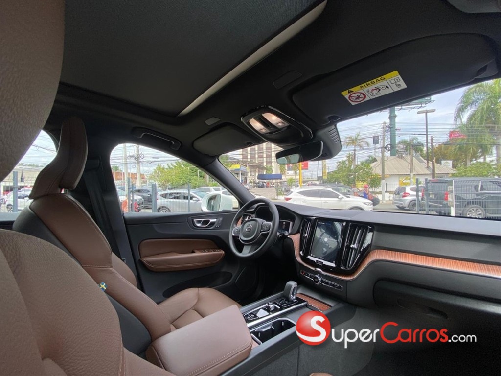 2026 Volvo XC60 Plus Recharge — foto 6 / 9