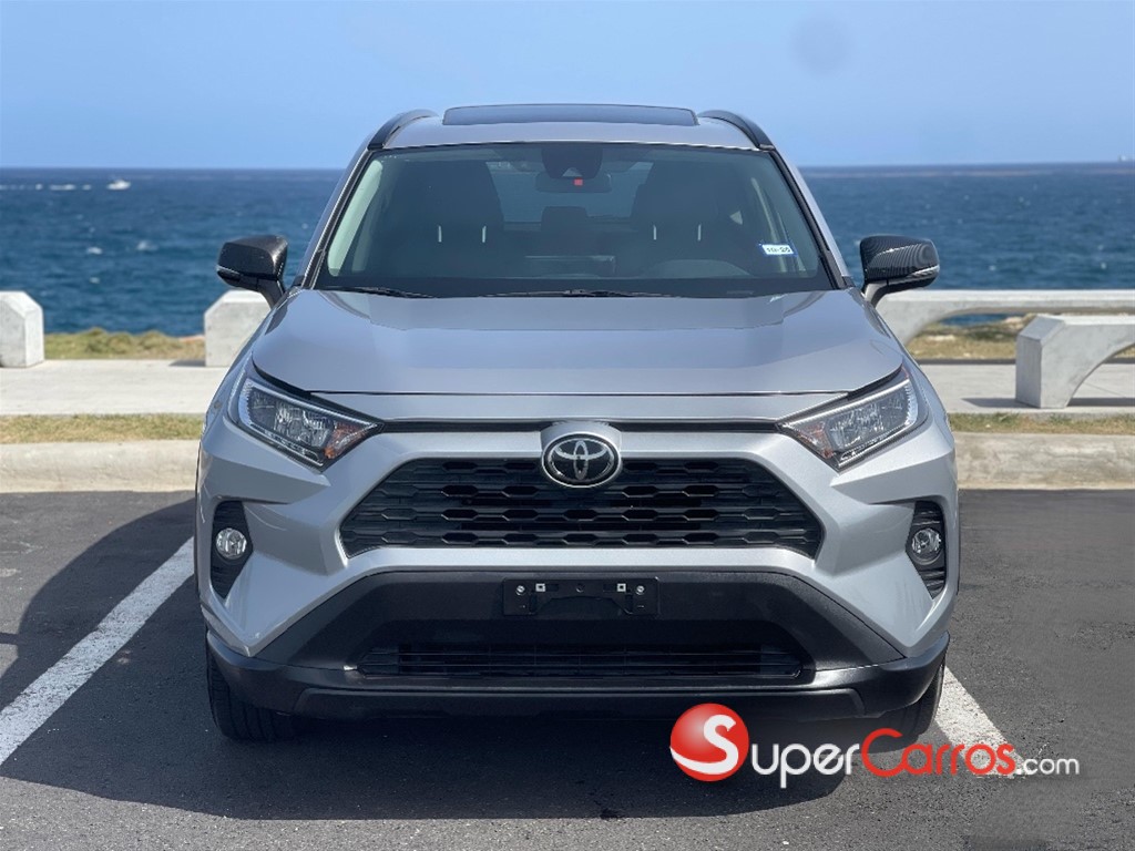 2020 Toyota RAV4 XLE Premium — foto 2 / 10