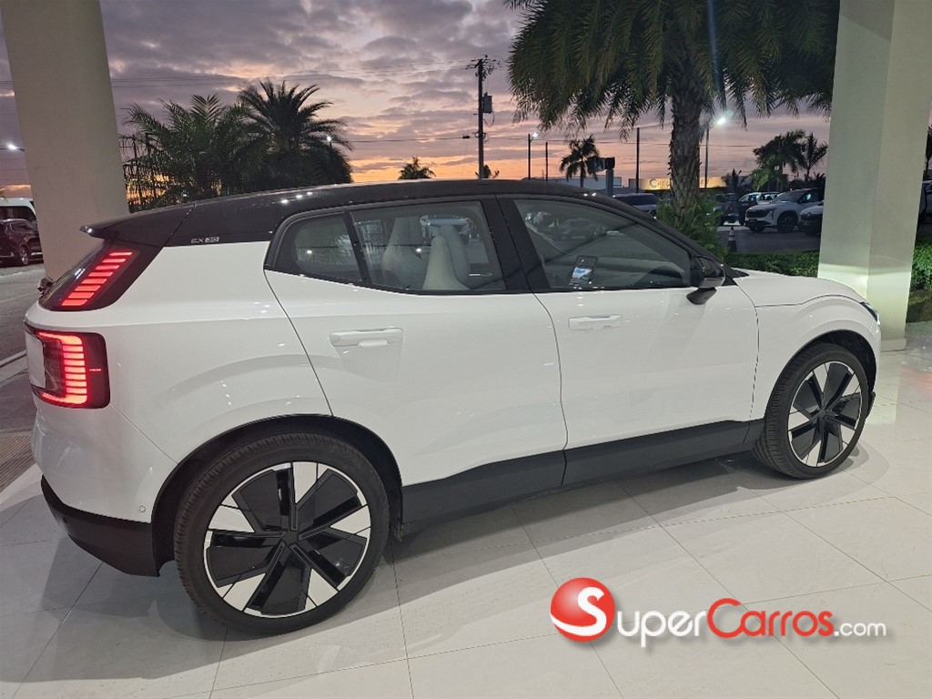 2025 Volvo EX30 ULTRA — foto 2 / 9
