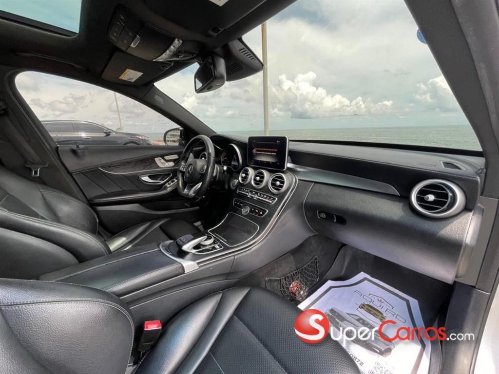 2016 Mercedes-Benz Clase C 300 4 Matic — foto 9 / 10