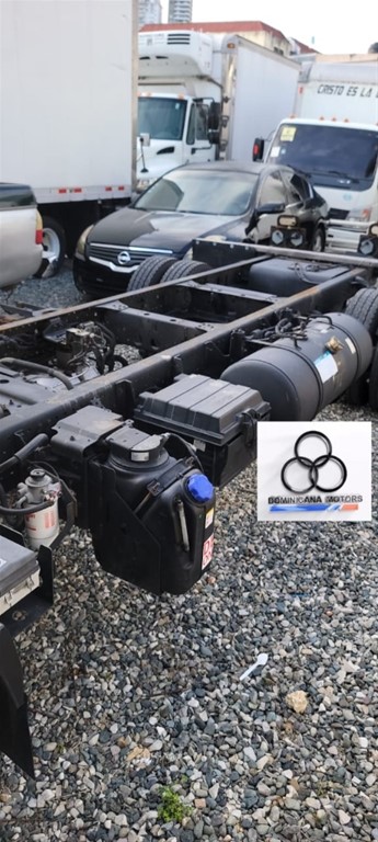 2019 Isuzu Camion — foto 11 / 12