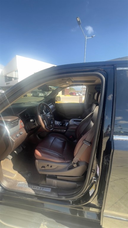 2017 Chevrolet Suburban Premier — foto 10 / 12