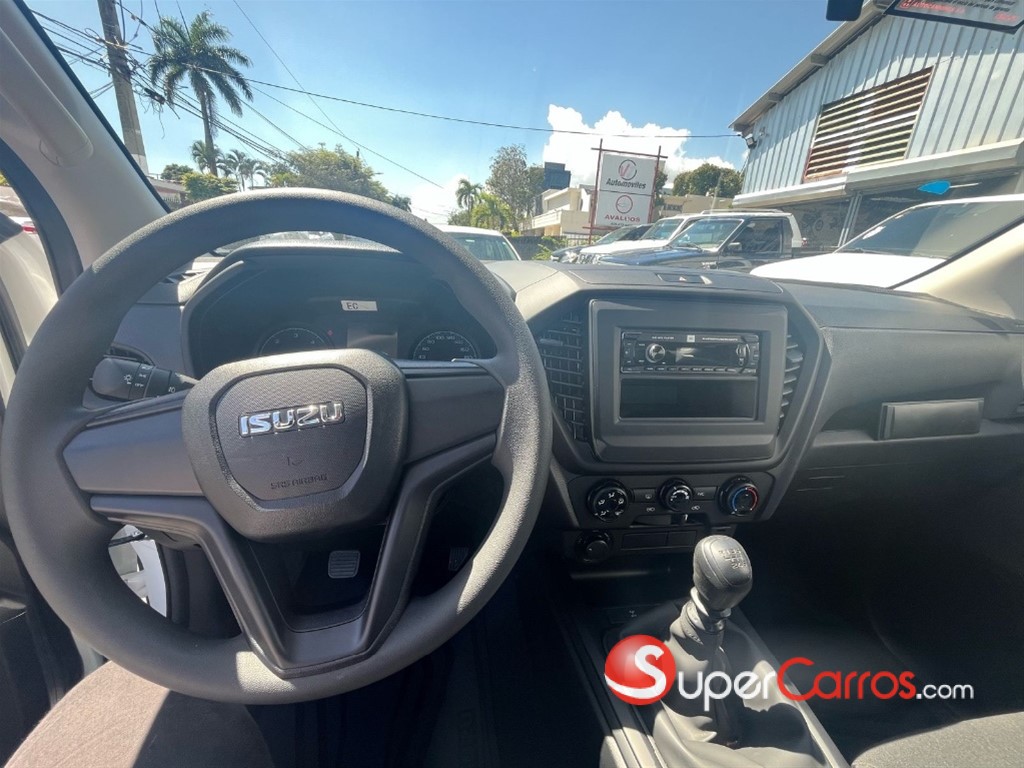 2025 Isuzu DMAX — foto 11 / 12