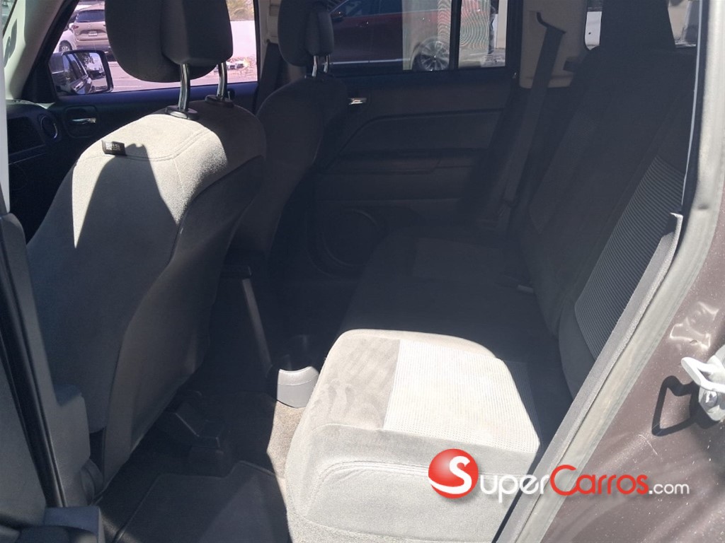 2016 Jeep Patriot — foto 9 / 11