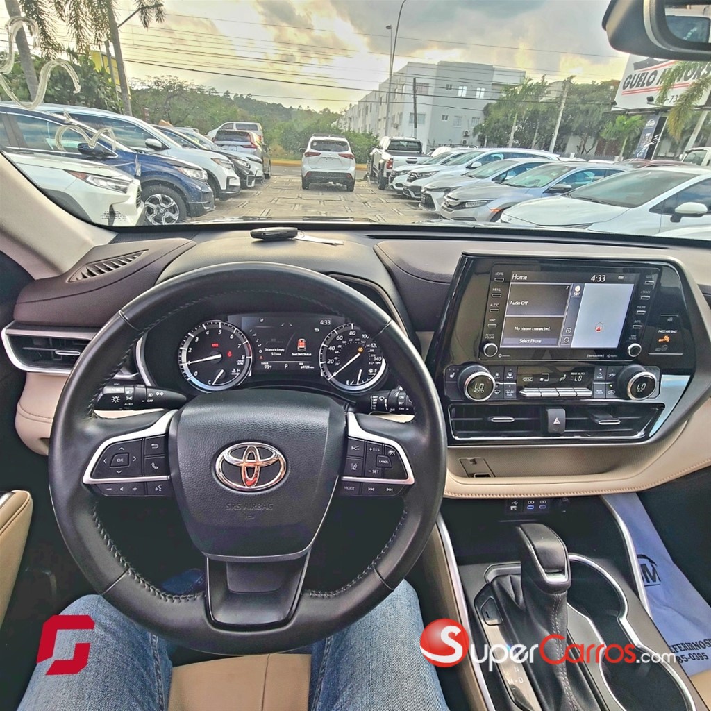 2022 Toyota Highlander XLE — foto 2 / 10