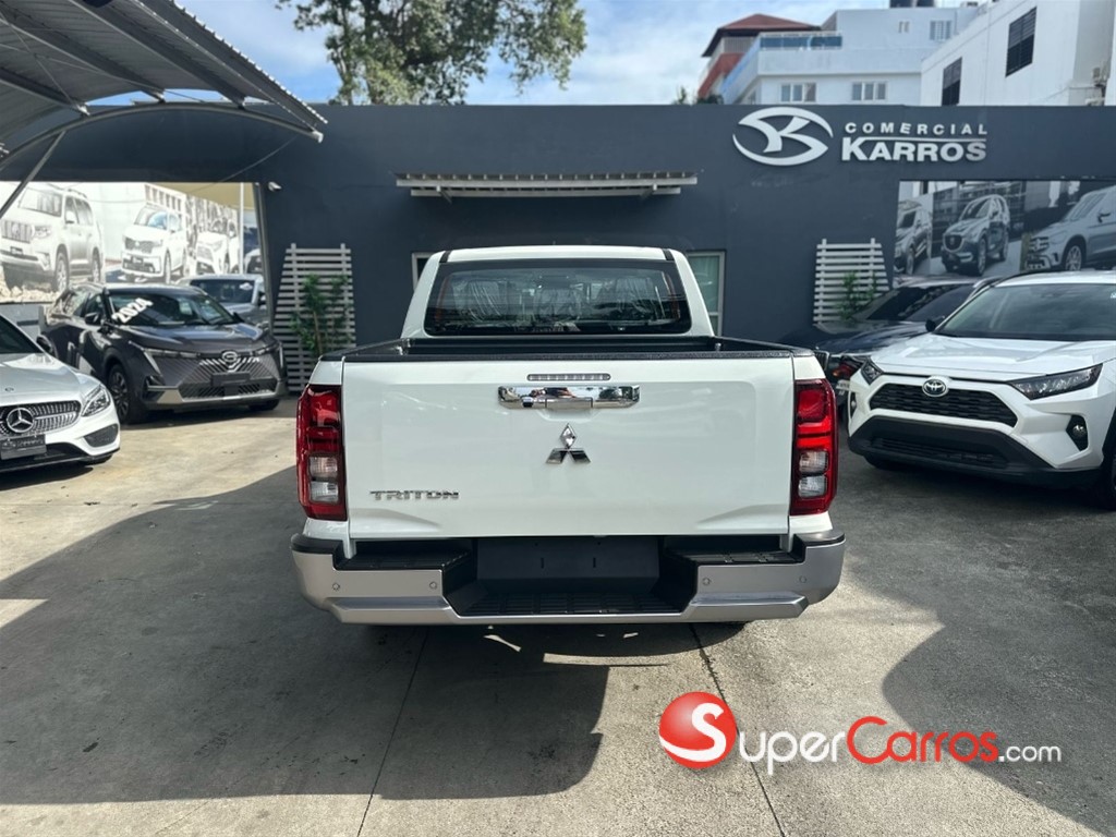 2025 Mitsubishi Motors L 200 — foto 6 / 12