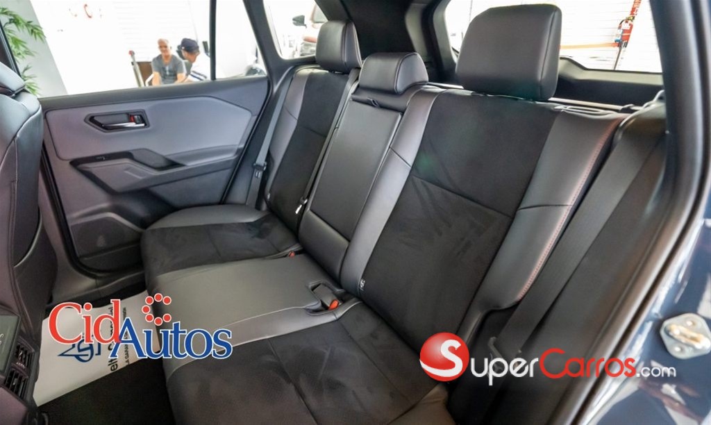2026 Toyota RAV4 GR Sport — foto 10 / 11