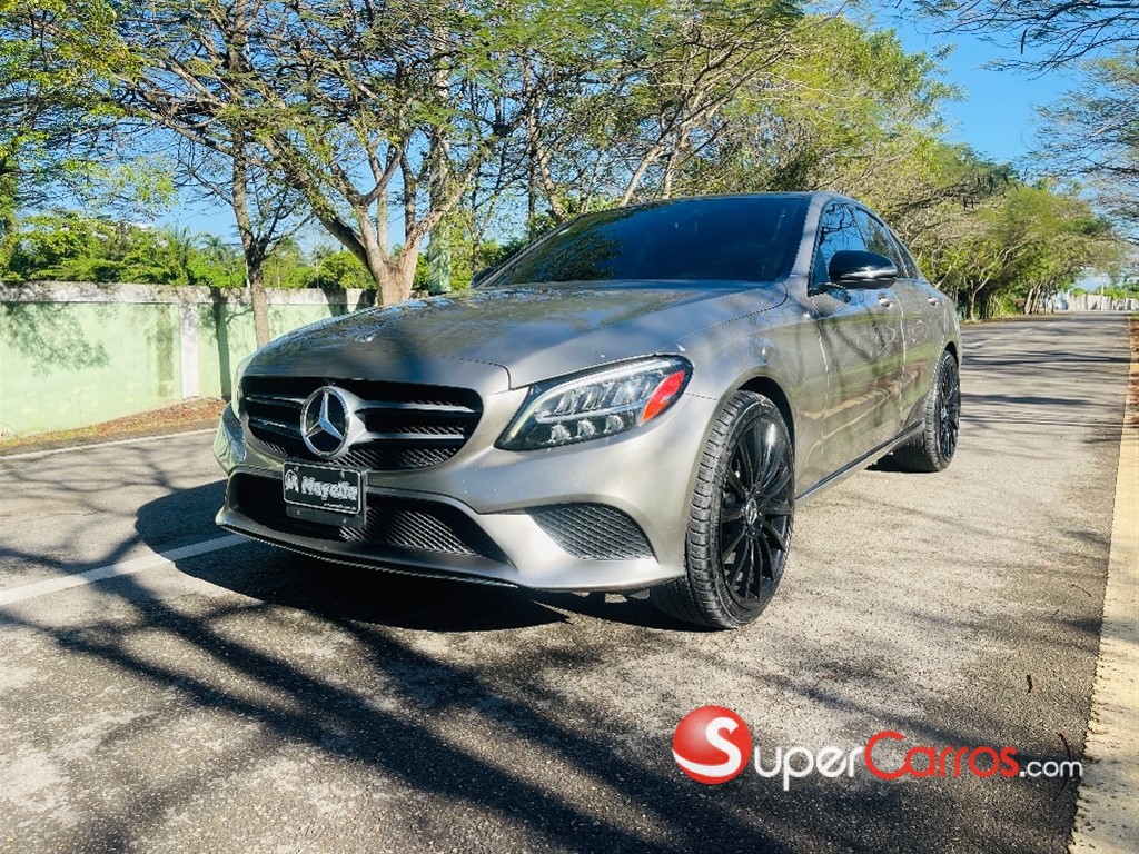2019 Mercedes-Benz Clase C 300 4 Matic — foto 2 / 12