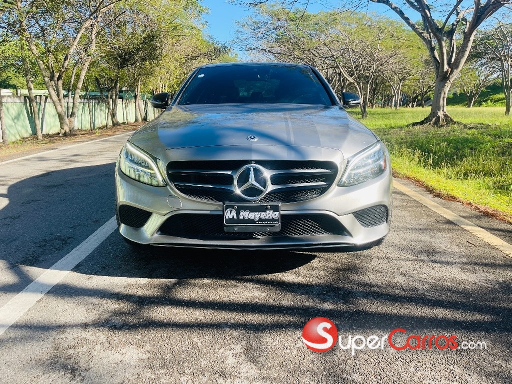 2019 Mercedes-Benz Clase C 300 4 Matic — foto 3 / 12