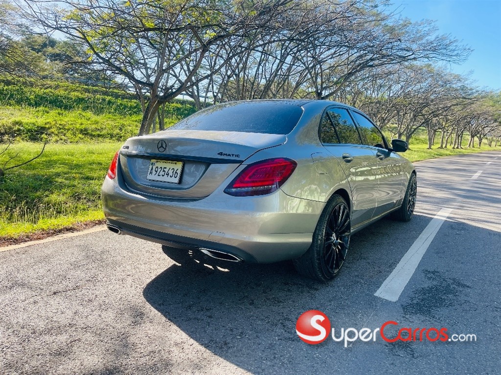 2019 Mercedes-Benz Clase C 300 4 Matic — foto 4 / 12
