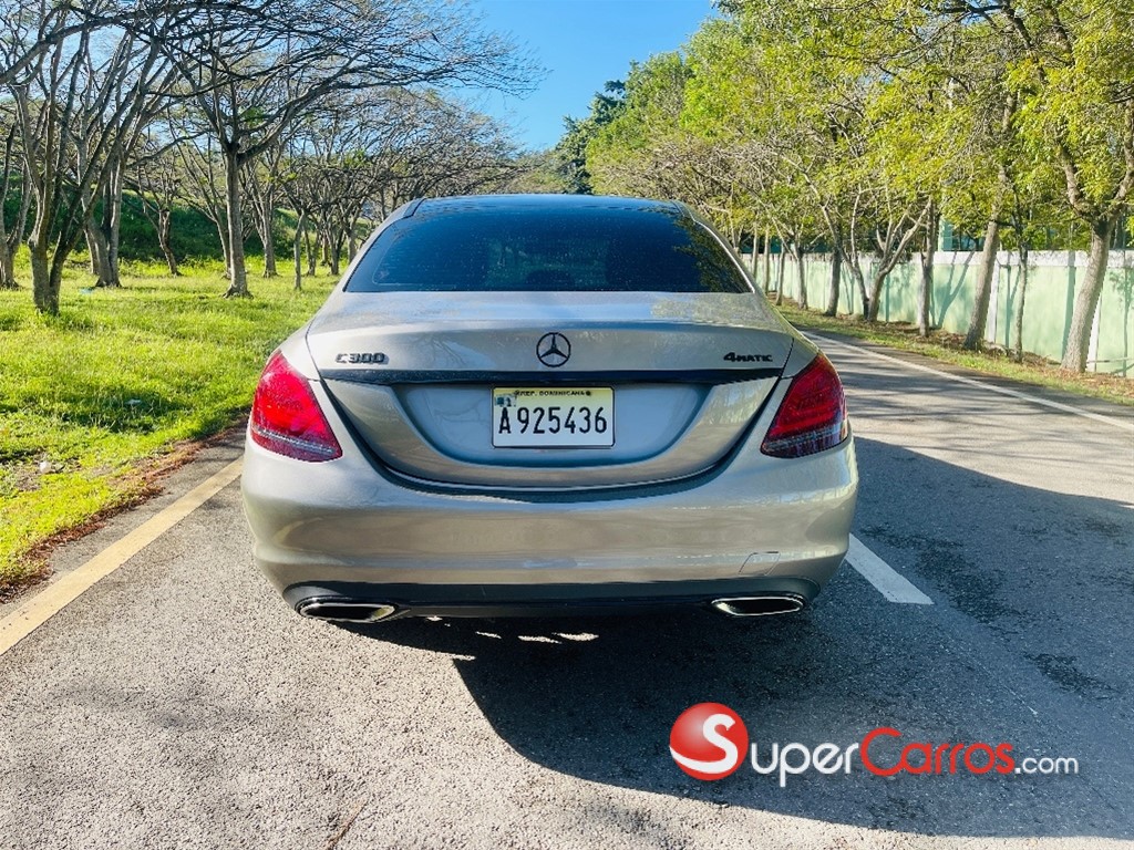 2019 Mercedes-Benz Clase C 300 4 Matic — foto 5 / 12