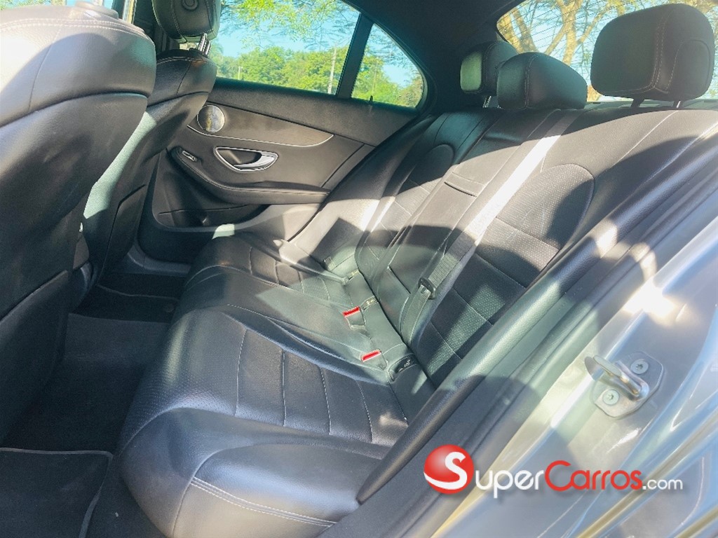 2019 Mercedes-Benz Clase C 300 4 Matic — foto 9 / 12