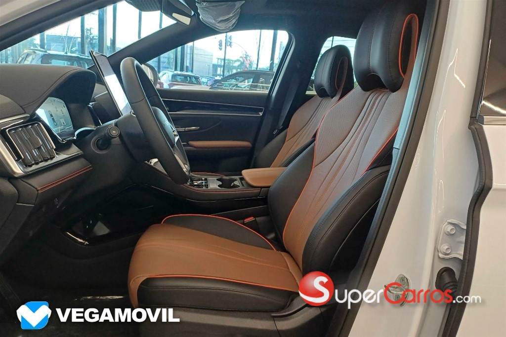 2025 BYD Song Plus DM-I — foto 7 / 12