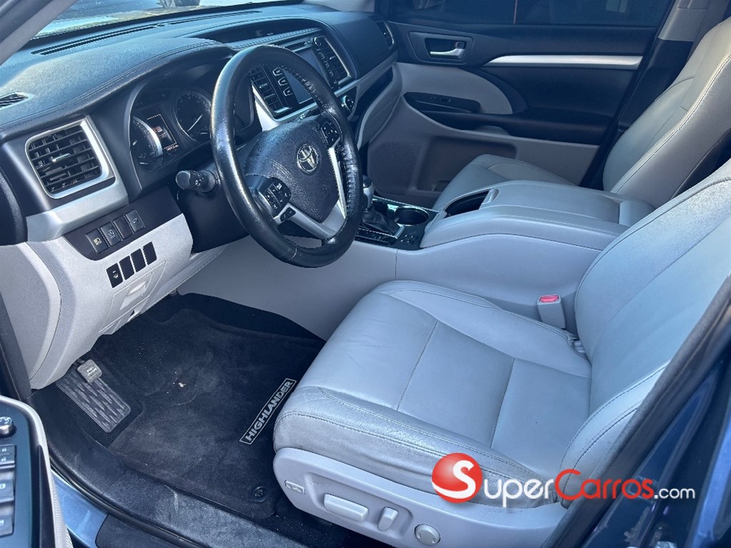 2017 Toyota Highlander XLE — foto 10 / 12