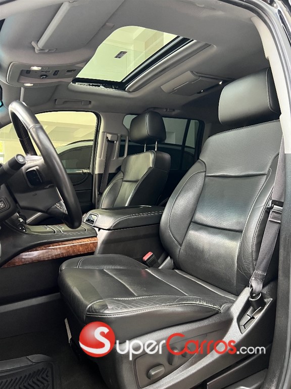 2016 Chevrolet Suburban LTZ — foto 5 / 8