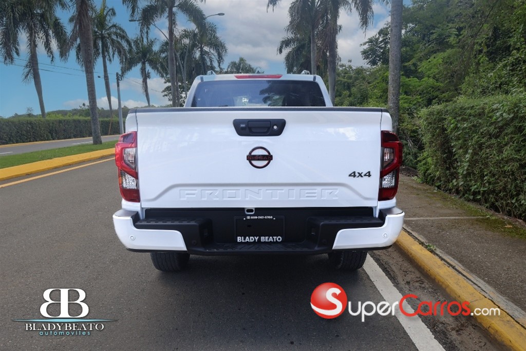2026 Nissan Frontier Pro-4X — foto 3 / 12