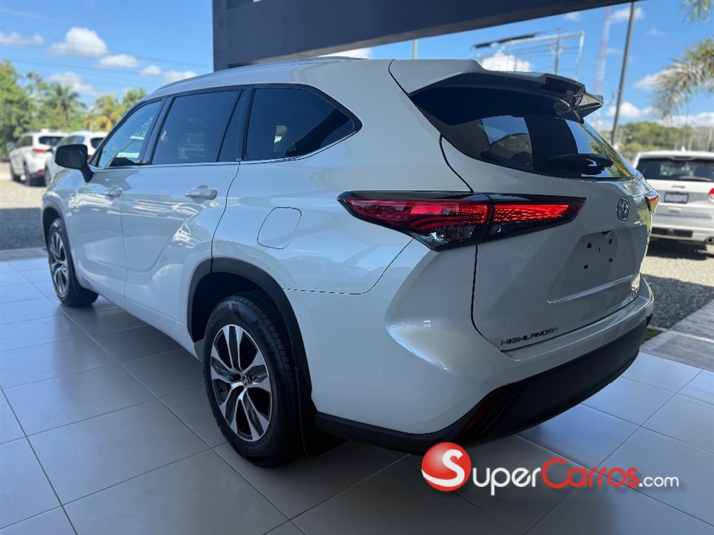 2020 Toyota Highlander XLE — foto 2 / 9