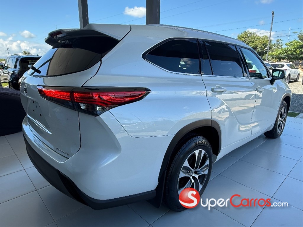 2020 Toyota Highlander XLE — foto 5 / 9