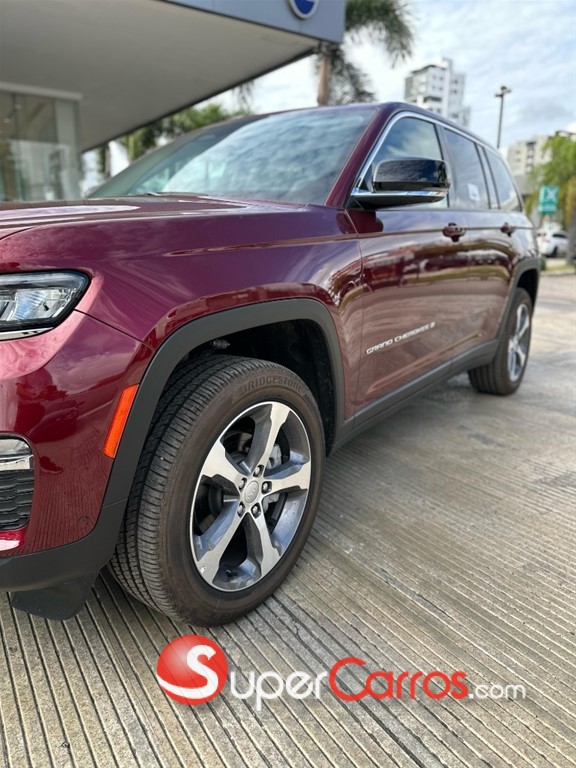2023 Jeep Cherokee Limited — foto 6 / 9