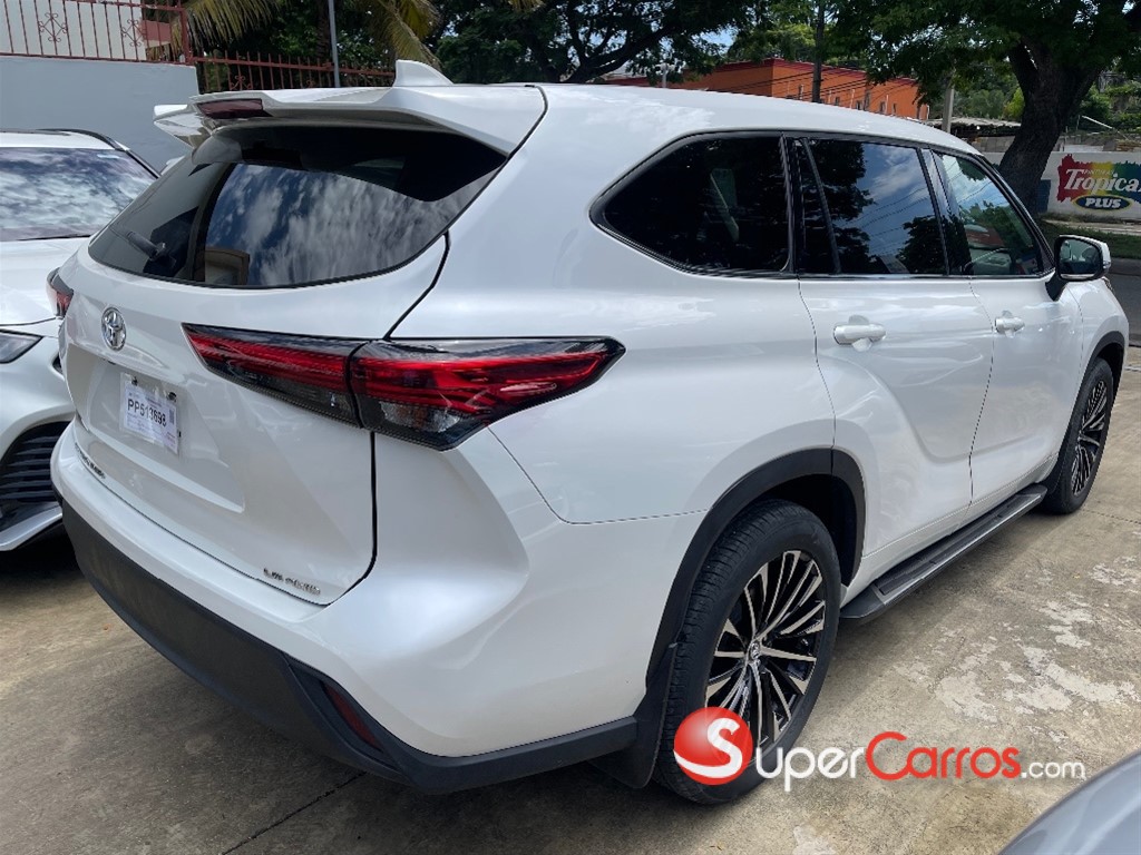 2021 Toyota Highlander LE Plus — foto 3 / 8