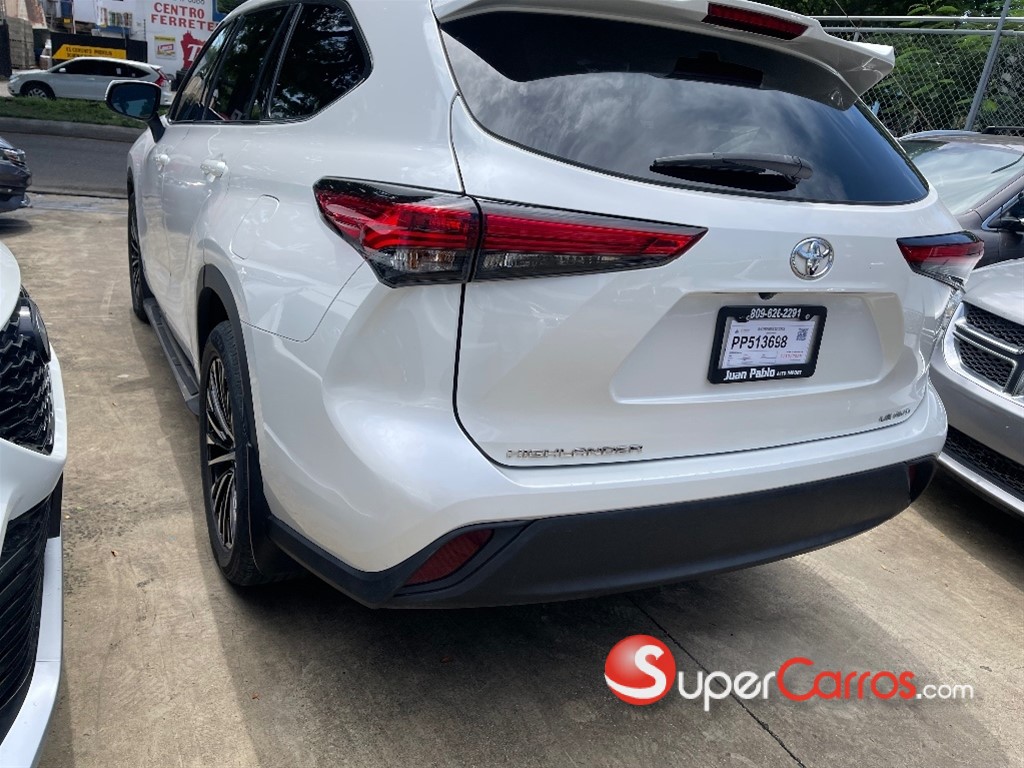 2021 Toyota Highlander LE Plus — foto 4 / 8