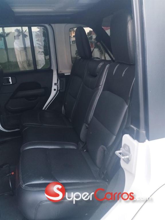 2020 Jeep Wrangler Sahara — foto 7 / 8